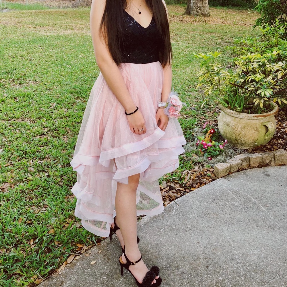 HIGH-LOW PROM DRESS
